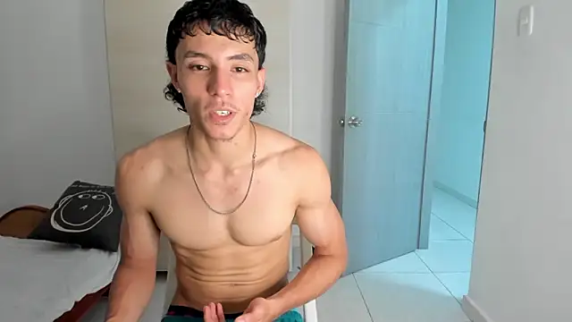 Snapshot of enzo_sloran chatting on May 31, 6:53 am enzo sloran online show from May 31, 6:53 am