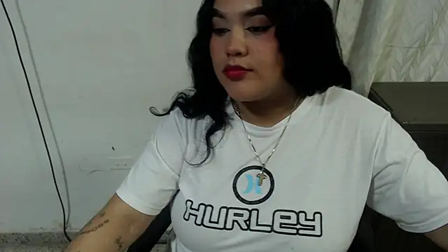 Snapshot of OdethJones chatting on December 14, 12:05 am OdethJones online show from December 14, 12:05 am