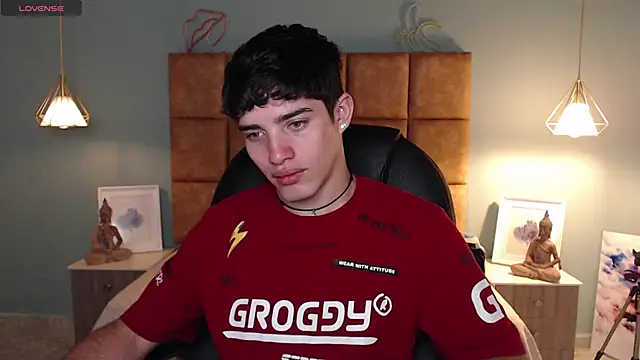 Snapshot of AlejooTwink chatting on February 23, 6:23 pm AlejooTwink online show from February 23, 6:23 pm