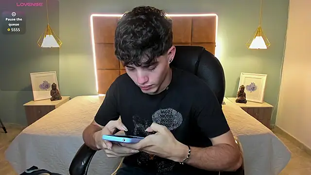 Snapshot of AlejooTwink chatting on November 23, 3:39 am AlejooTwink online show from November 23, 3:39 am