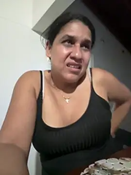 Snapshot of siri_duque chatting on May 2, 2:16 am siri duque online show from May 2, 2:16 am