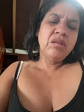 Snapshot of siri_duque chatting on May 2, 2:22 pm siri duque online show from May 2, 2:22 pm