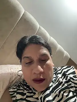 Snapshot of siri_duque chatting on May 11, 12:38 am siri duque online show from May 11, 12:38 am