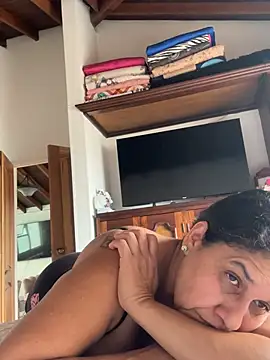 Snapshot of siri_duque chatting on May 13, 5:43 pm siri duque online show from May 13, 5:43 pm