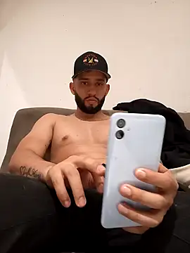 Snapshot of maxXximo777 chatting on December 17, 5:18 am maxXximo777 online show from December 17, 5:18 am