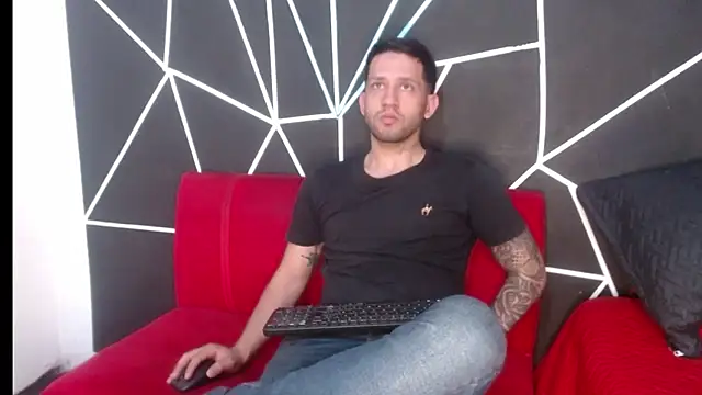 Snapshot of maxXximo777 chatting on January 28, 12:57 am maxXximo777 online show from January 28, 12:57 am