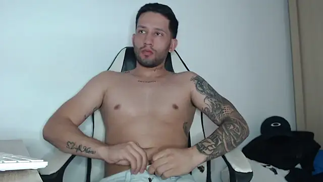 Snapshot of maxXximo777 chatting on January 29, 9:17 pm maxXximo777 online show from January 29, 9:17 pm