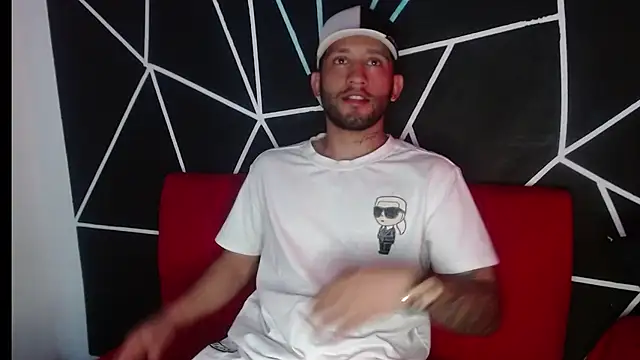 Snapshot of maxXximo777 chatting on February 7, 4:35 pm maxXximo777 online show from February 7, 4:35 pm