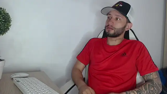 Snapshot of maxXximo777 chatting on February 13, 3:35 pm maxXximo777 online show from February 13, 3:35 pm