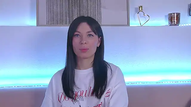 AlexandraBloom online show from January 30, 5:09 am