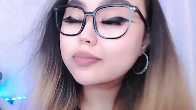 amelia sunlight online show from June 11, 3:21 pm