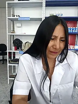 Megan jennerr online show from December 14, 2:33 pm