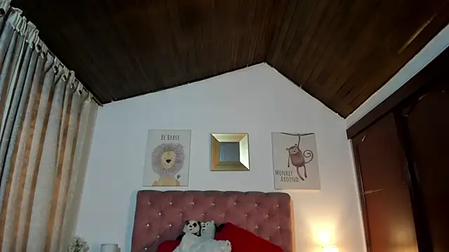 CelessteRedds online show from April 16, 11:44 am