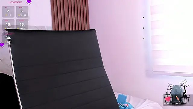 Alice noir online show from March 8, 4:39 pm