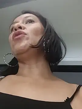 Snapshot of Slut_Milf_ chatting on January 16, 7:31 pm Slut Milf  online show from January 16, 7:31 pm