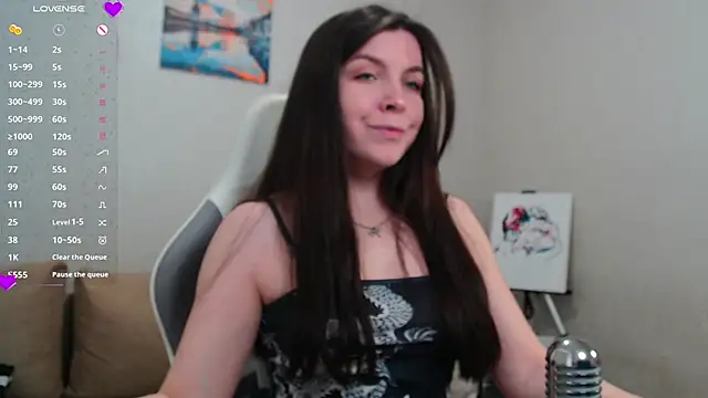 lunalovesu online show from March 19, 7:29 am