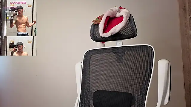 Cristopher23  online show from December 2, 1:17 pm