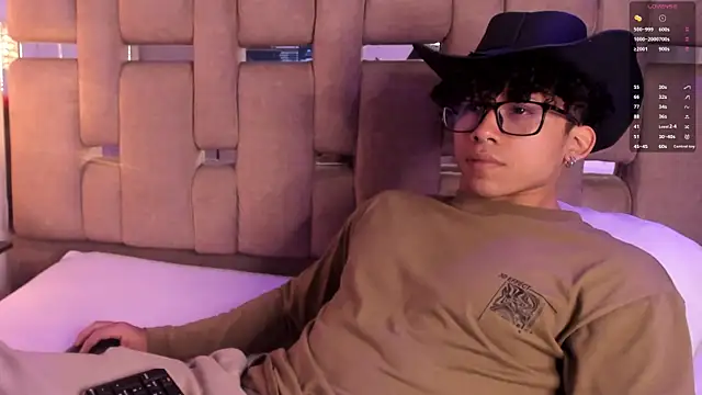 AkazaBoy  online show from November 18, 4:39 am