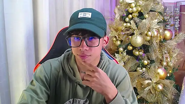 AkazaBoy  online show from December 17, 4:07 am