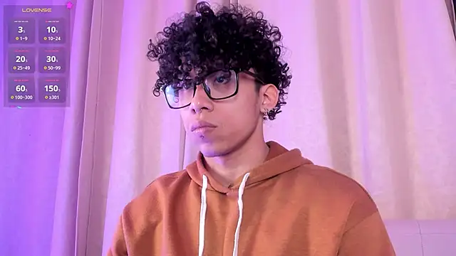 AkazaBoy  online show from April 3, 5:05 am