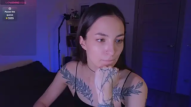 Snapshot of Space_X_Roxy_ chatting on December 1, 7:58 pm Space X Roxy  online show from December 1, 7:58 pm