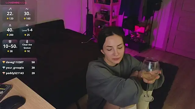 Snapshot of Space_X_Roxy_ chatting on December 13, 9:52 pm Space X Roxy  online show from December 13, 9:52 pm