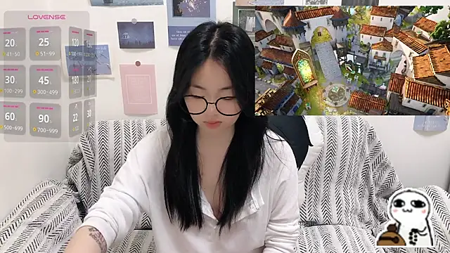 Snapshot of LiLiYbaby chatting on May 26, 6:53 am LiLiYbaby online show from May 26, 6:53 am