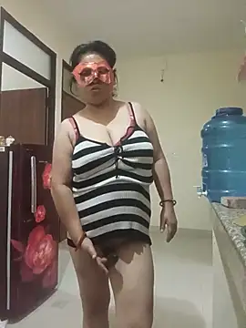 Punjabi beauty123 online show from May 23, 2:50 am