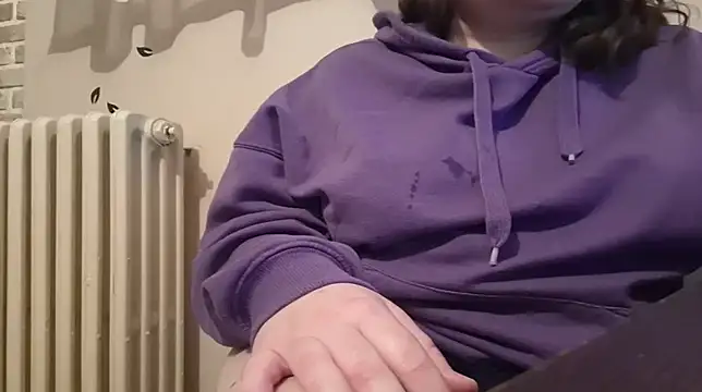 AalinnaK online show from February 3, 2:34 pm