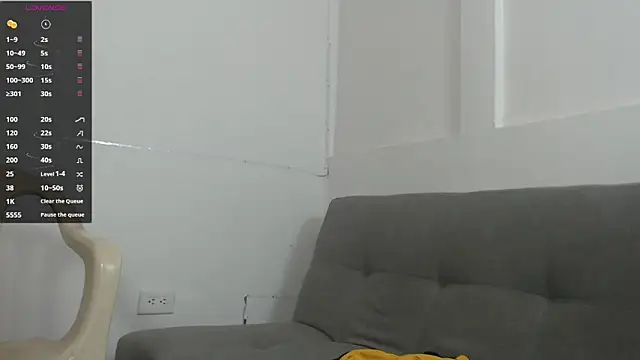 Snapshot of Aaron_Hunter_ chatting on February 8, 10:29 pm Aaron Hunter online show from February 8, 10:29 pm