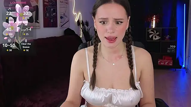 Emillias online show from November 17, 2:01 pm