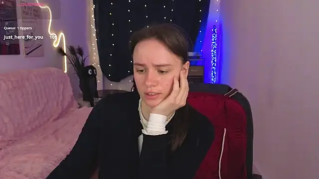 Emillias online show from February 11, 2:11 pm