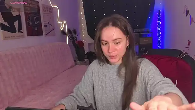 Emillias online show from February 19, 7:59 am