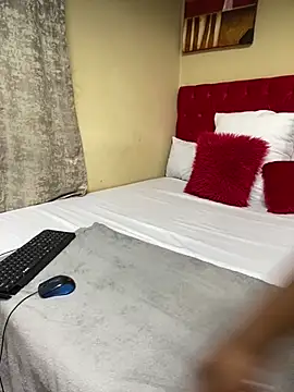 Snapshot of BeautyAuroa chatting on March 4, 5:56 pm BeautyAuroa online show from March 4, 5:56 pm