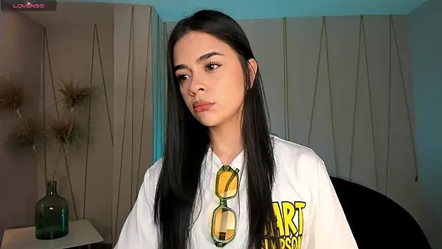 Snapshot of AlanaCraft chatting on January 8, 12:07 pm AlanaCraft online show from January 8, 12:07 pm