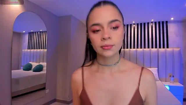 Snapshot of AlanaCraft chatting on February 6, 12:04 am AlanaCraft online show from February 6, 12:04 am