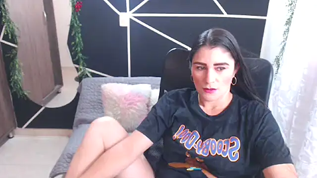 LUCY LI online show from January 31, 6:25 pm