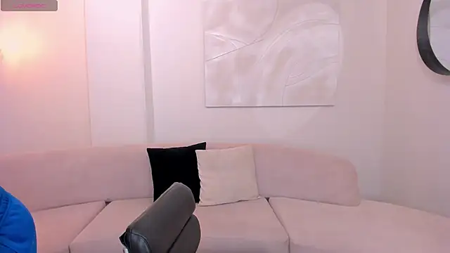 Snapshot of AllisonRogersX chatting on January 18, 10:41 am AllisonRogersX online show from January 18, 10:41 am