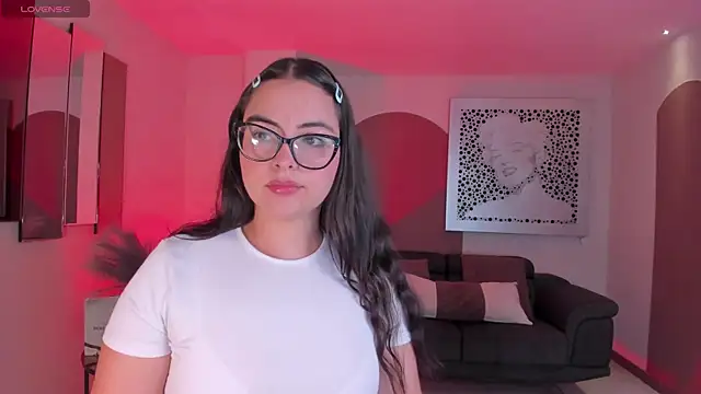 Snapshot of AllisonRogersX chatting on February 8, 11:08 pm AllisonRogersX online show from February 8, 11:08 pm