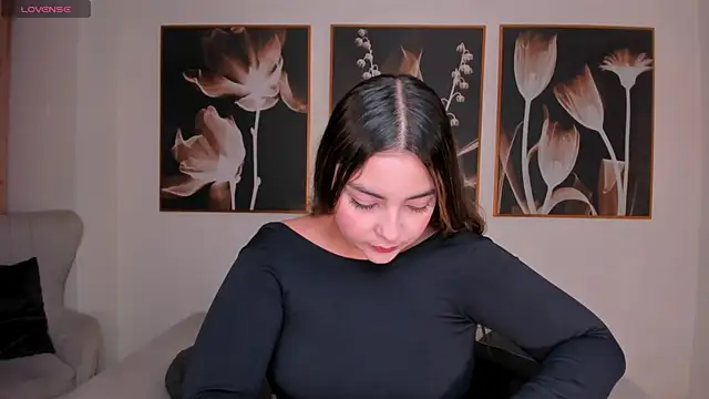 AllisonRogersX online show from June 20, 10:40 am