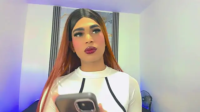 Hellen moons   online show from March 11, 3:16 am