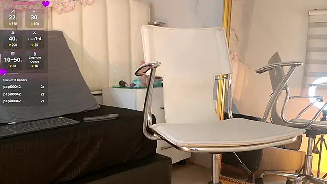 Snapshot of Mackenize chatting on September 9, 11:15 pm Mackenize online show from September 9, 11:15 pm