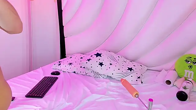 Snapshot of Hugo_Coopers chatting on December 3, 5:20 am Hugo Coopers online show from December 3, 5:20 am