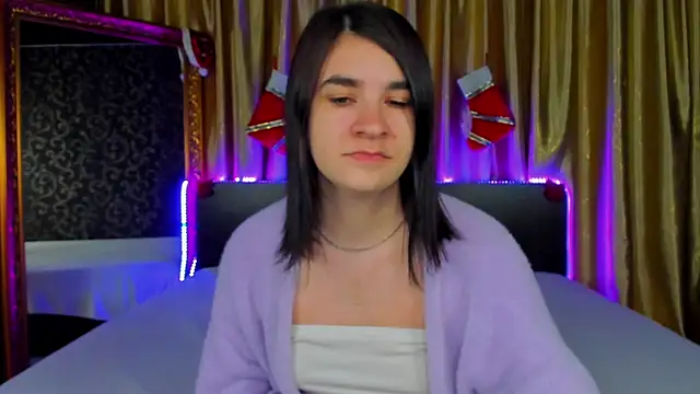  Polly Love  online show from December 15, 1:15 pm