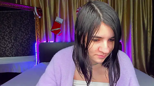  Polly Love  online show from January 10, 7:10 am