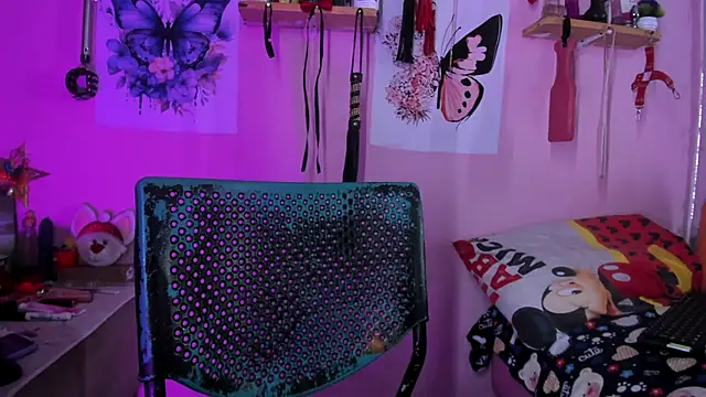 Snapshot of daphneandrade chatting on February 13, 12:43 pm daphneandrade online show from February 13, 12:43 pm