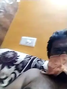 Snapshot of naughtykarthiktamilboy975 chatting on December 23, 10:01 pm naughtykarthiktamilboy975 online show from December 23, 10:01 pm