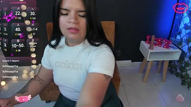 Snapshot of emma_sexxy chatting on January 7, 2:08 pm emma sexxy online show from January 7, 2:08 pm