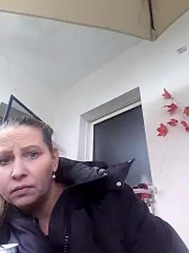 Mrs-Luder online show from March 17, 1:36 pm