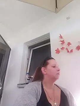 Mrs-Luder online show from March 18, 1:14 pm